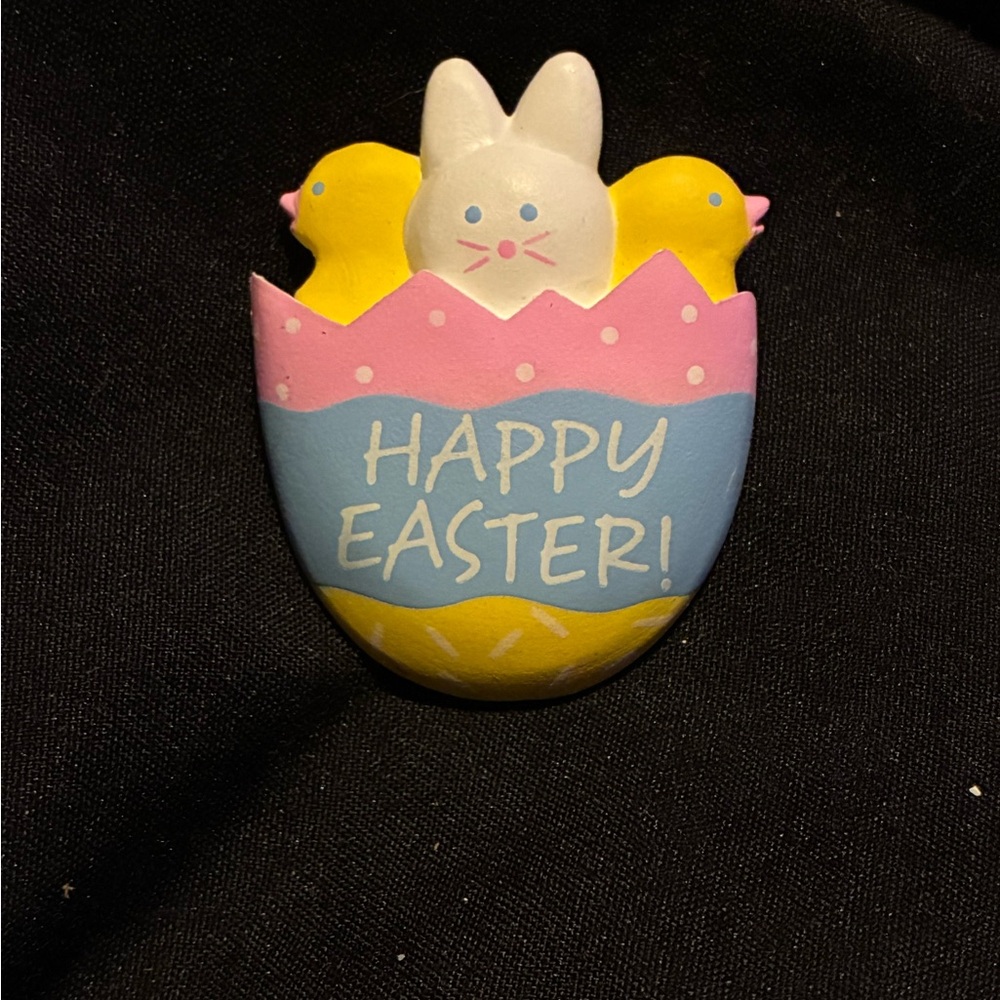 Hallmark PIN Easter Vintage CHICKS BUNNY Rabbit EGG Baby Happy 1991 Brooch
